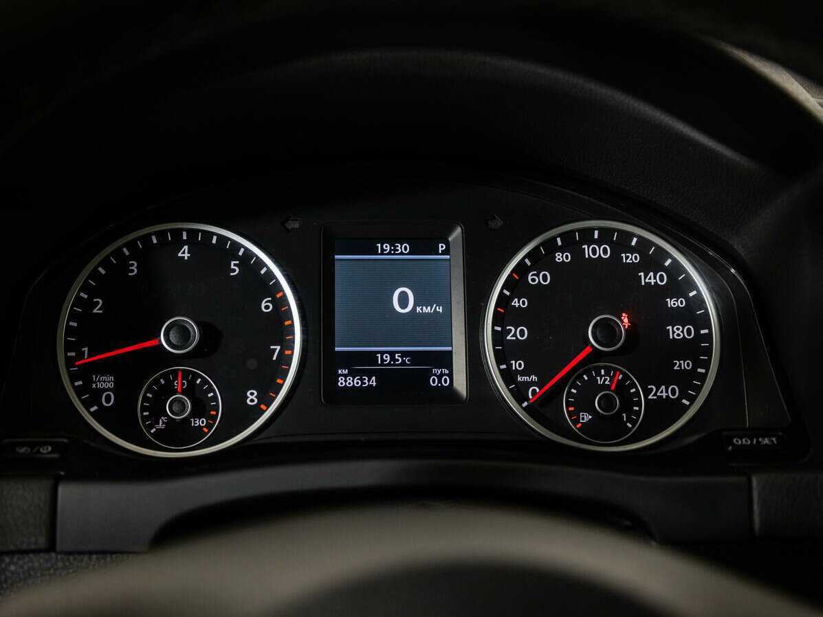 Volkswagen Tiguan б/у, 2012, Автоматическая. Фото: #9