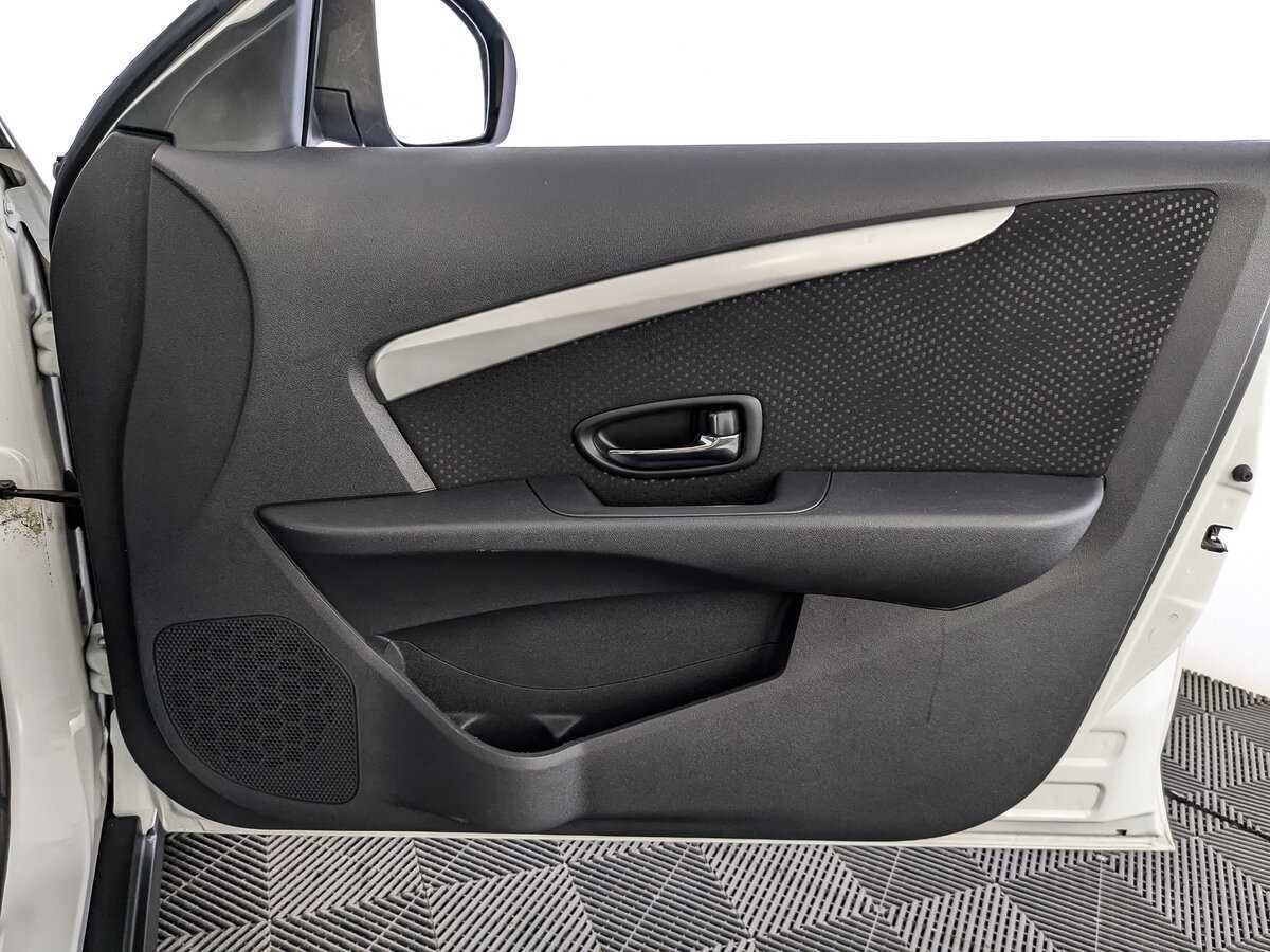 Nissan Almera б/у, 2015, Механическая. Фото: #20