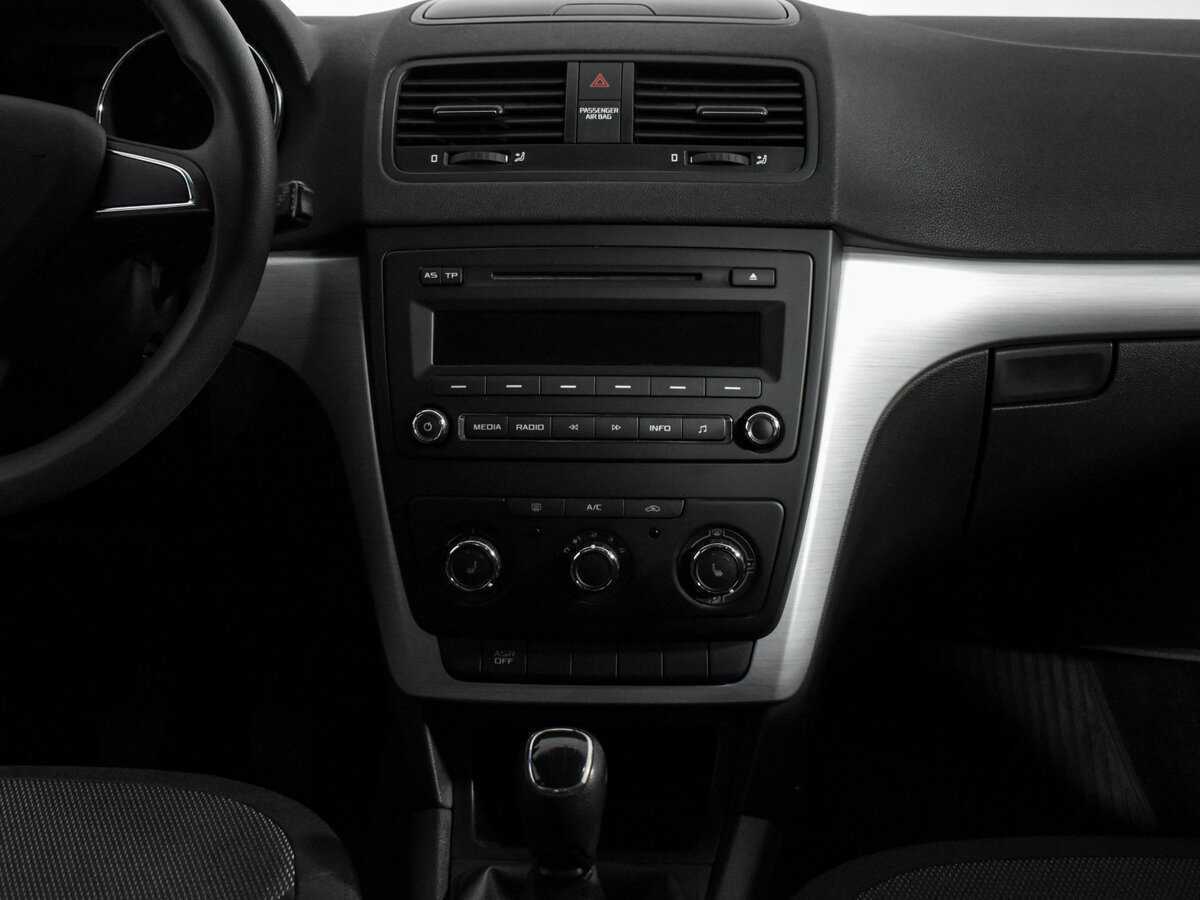 Skoda Yeti б/у, 2015, Механическая. Фото: #13