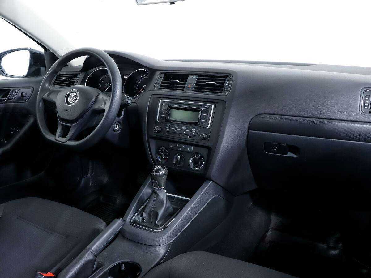Volkswagen Jetta б/у, 2015, Механическая. Фото: #8