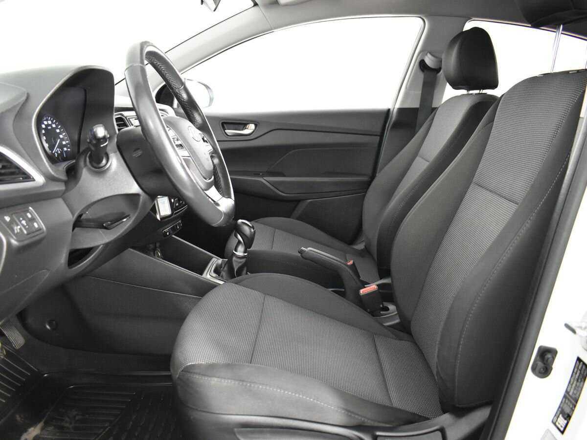 Hyundai Solaris б/у, 2018, Механическая. Фото: #9