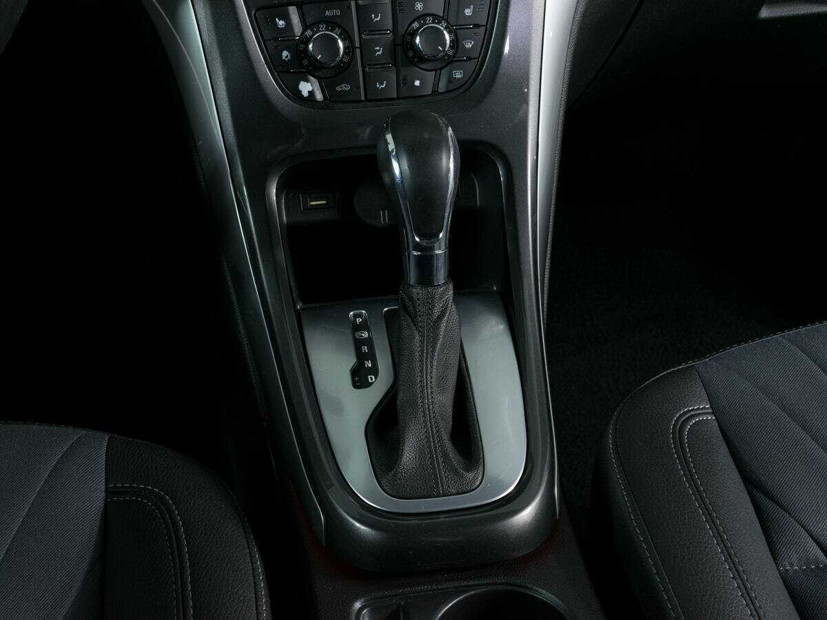 Opel Astra б/у, 2013, Автоматическая. Фото: #13
