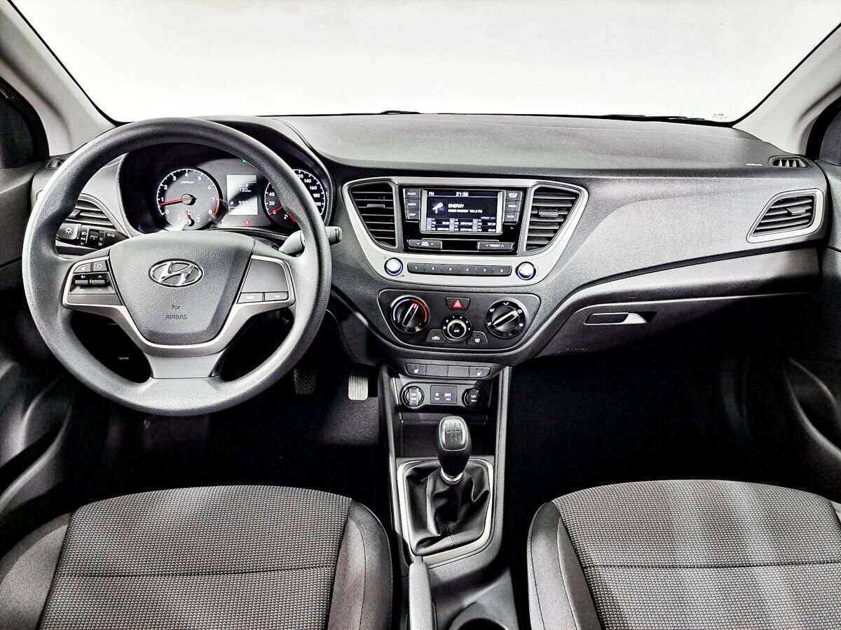 Hyundai Solaris б/у, 2018, Механическая. Фото: #11