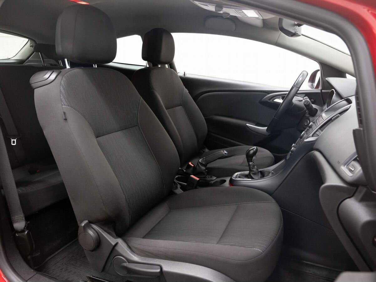 Opel Astra б/у, 2012, Механическая. Фото: #12