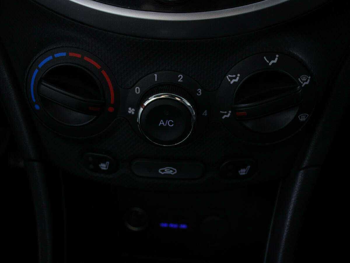 Hyundai Solaris б/у, 2012, Механическая. Фото: #11