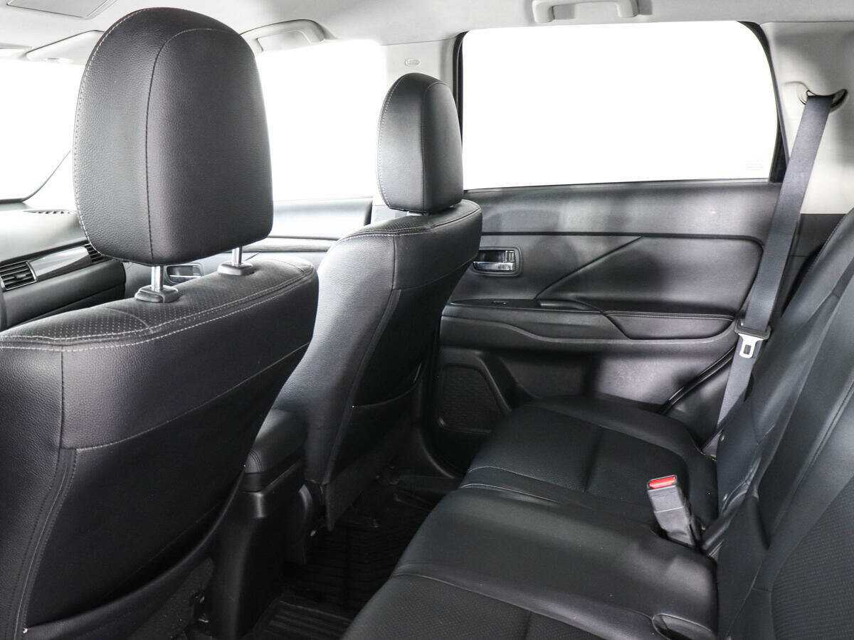 Mitsubishi Outlander б/у, 2016, Вариатор. Фото: #11