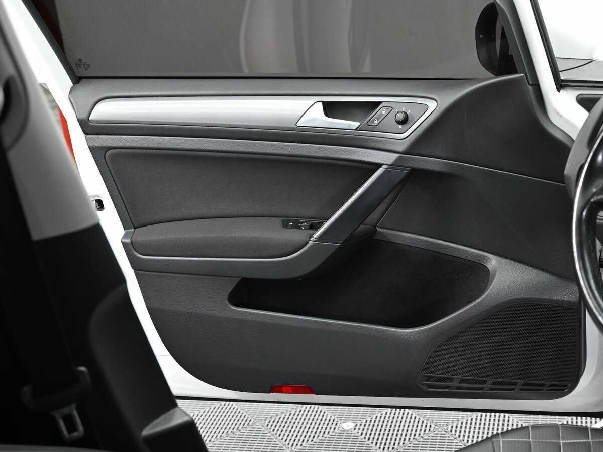 Volkswagen Golf б/у, 2013, Роботизированная. Фото: #5