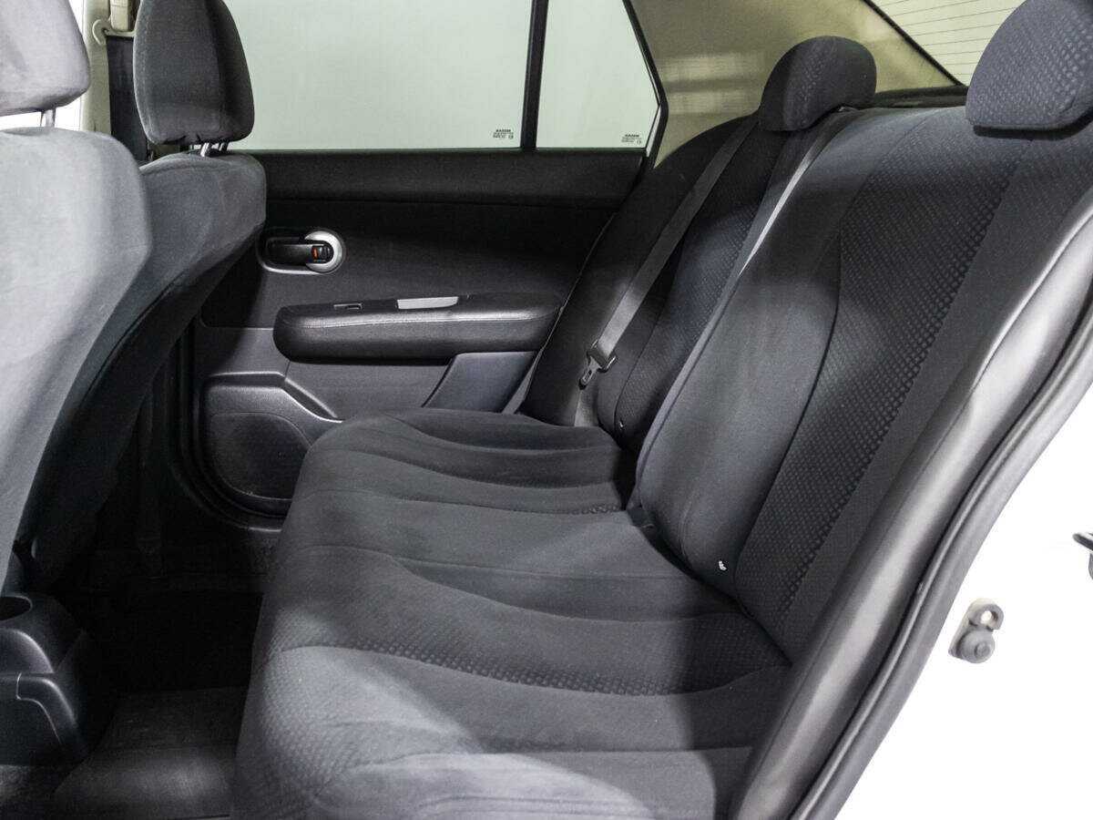 Nissan Tiida б/у, 2013, Механическая. Фото: #9