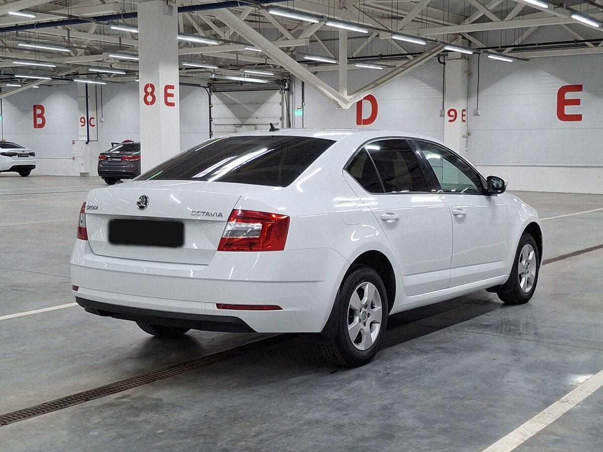 Skoda Octavia б/у, 2018, Механическая. Фото: #4