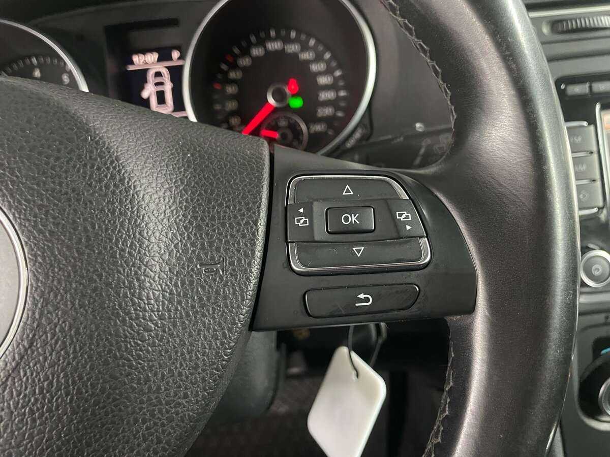 Volkswagen Golf б/у, 2012, Роботизированная. Фото: #11