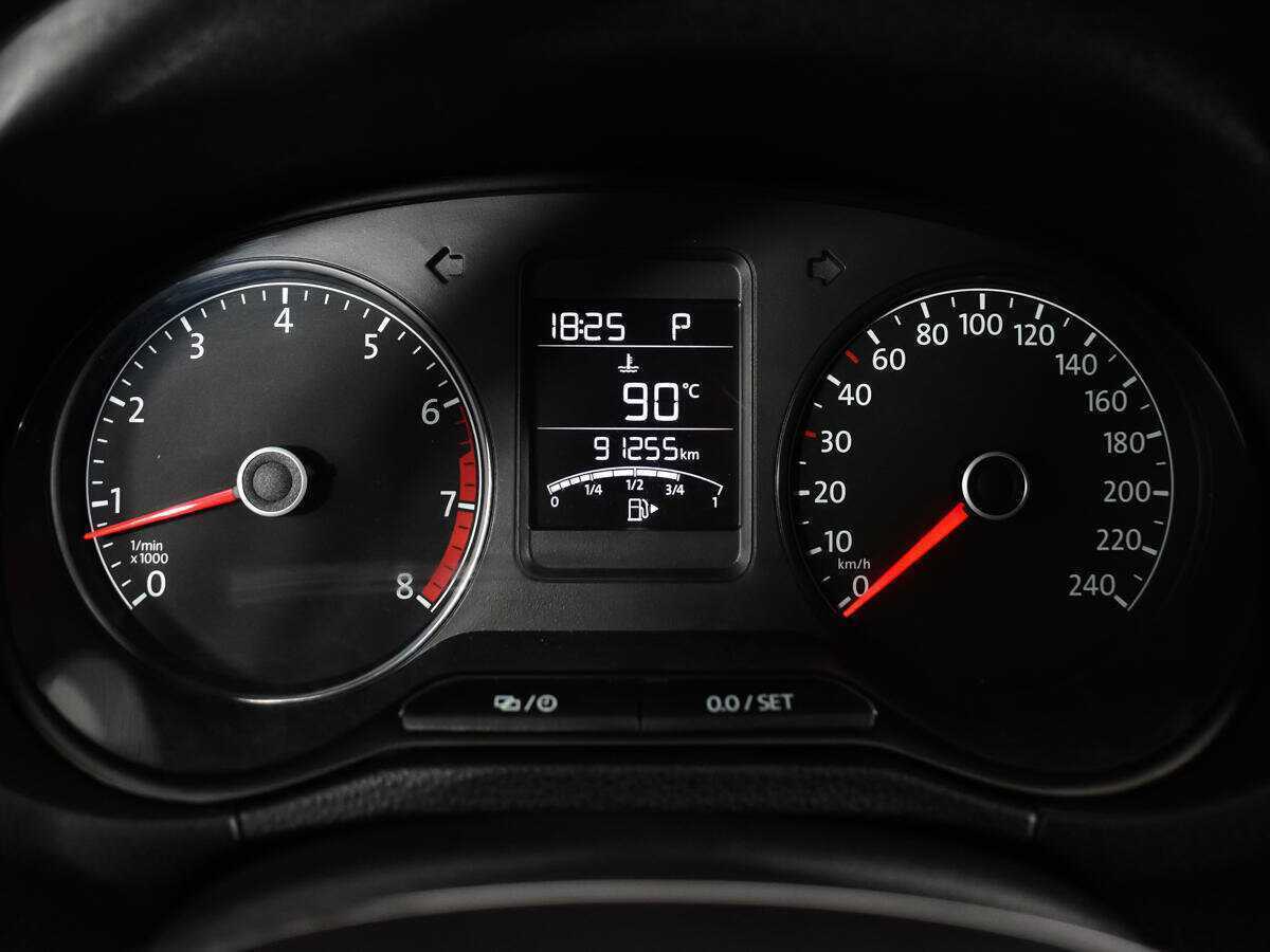 Volkswagen Polo б/у, 2015, Автоматическая. Фото: #6