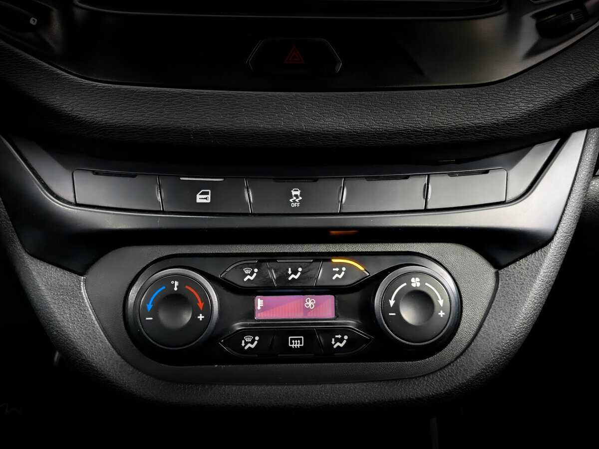 Lada (ВАЗ) Vesta б/у, 2019, Механическая. Фото: #12