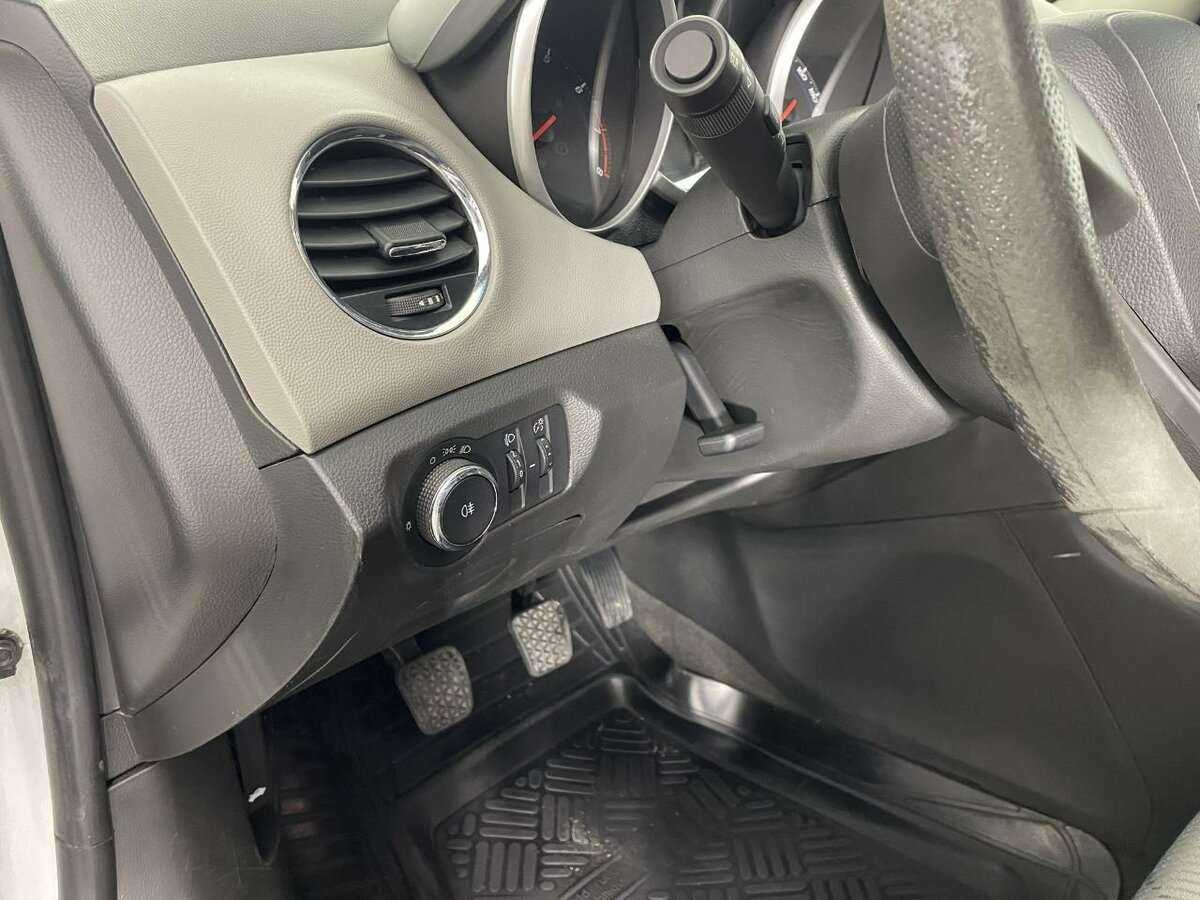 Chevrolet Cruze б/у, 2014, Механическая. Фото: #8