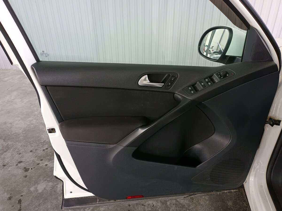 Volkswagen Tiguan б/у, 2013, Автоматическая. Фото: #16