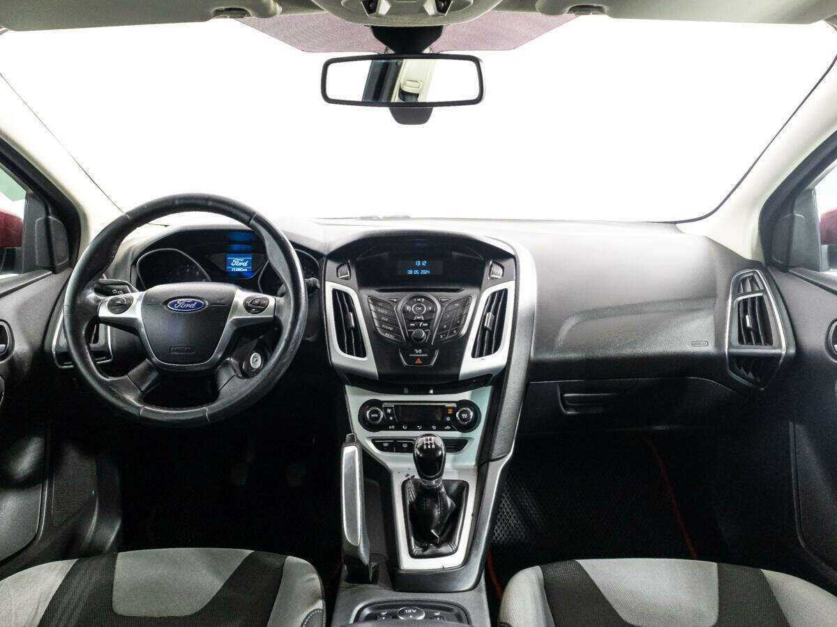 Ford Focus б/у, 2012, Механическая. Фото: #12