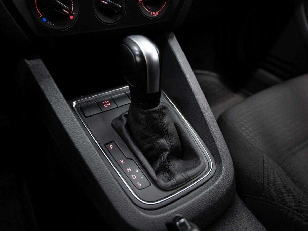 Volkswagen Jetta б/у, 2015, Автоматическая. Фото: #17