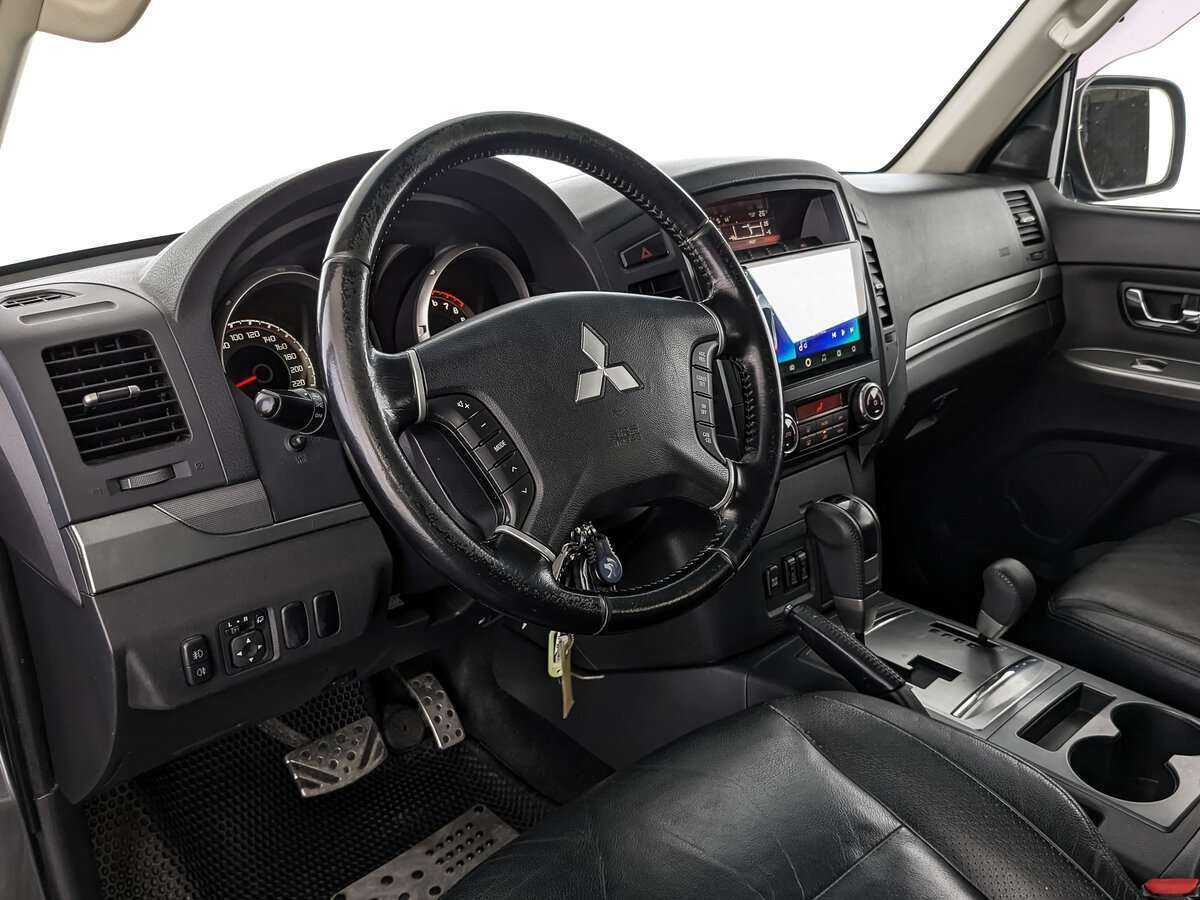 Mitsubishi Pajero б/у, 2013, Автоматическая. Фото: #14