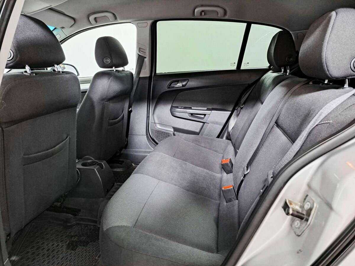 Opel Astra б/у, 2013, Механическая. Фото: #10