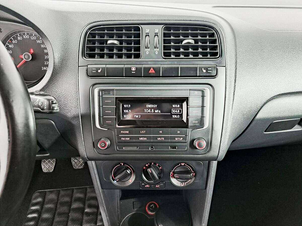 Volkswagen Polo б/у, 2015, Механическая. Фото: #13