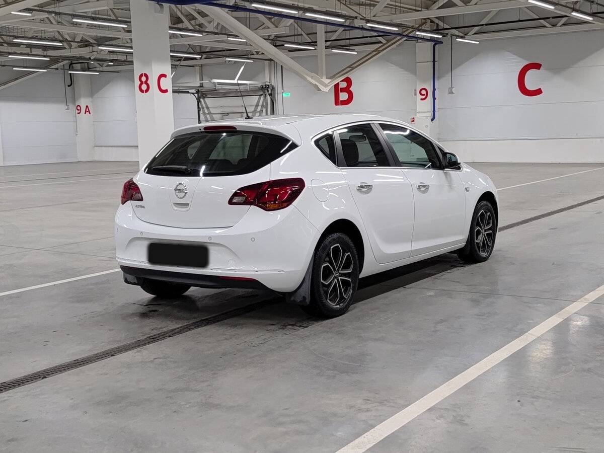 Opel Astra б/у, 2013, Механическая. Фото: #4