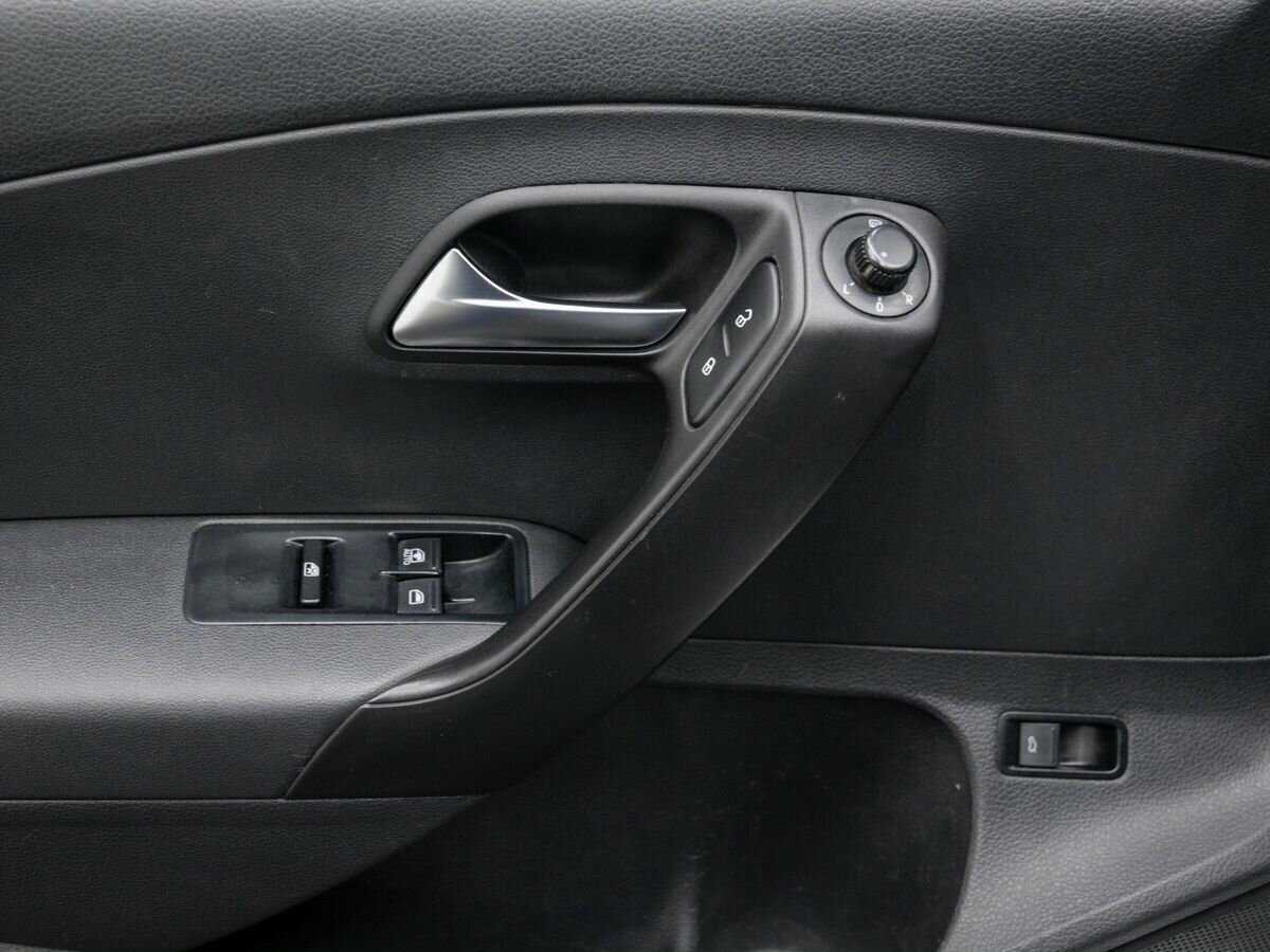 Volkswagen Polo б/у, 2013, Автоматическая. Фото: #12