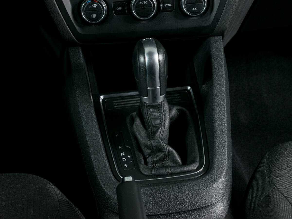 Volkswagen Jetta б/у, 2016, Роботизированная. Фото: #11