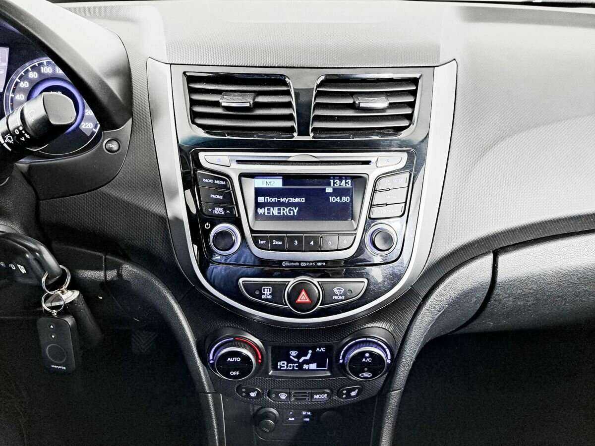 Hyundai Solaris б/у, 2015, Механическая. Фото: #12