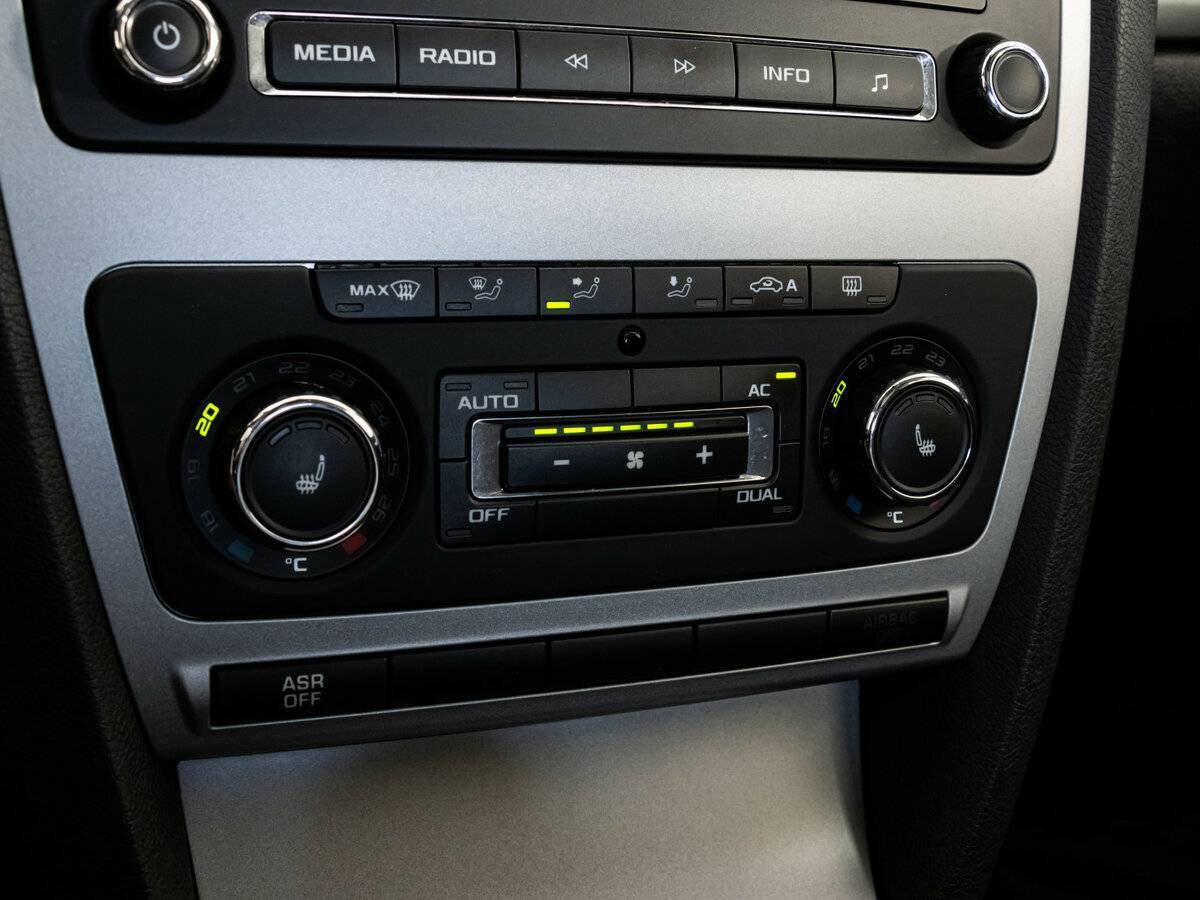 Skoda Octavia б/у, 2012, Механическая. Фото: #10