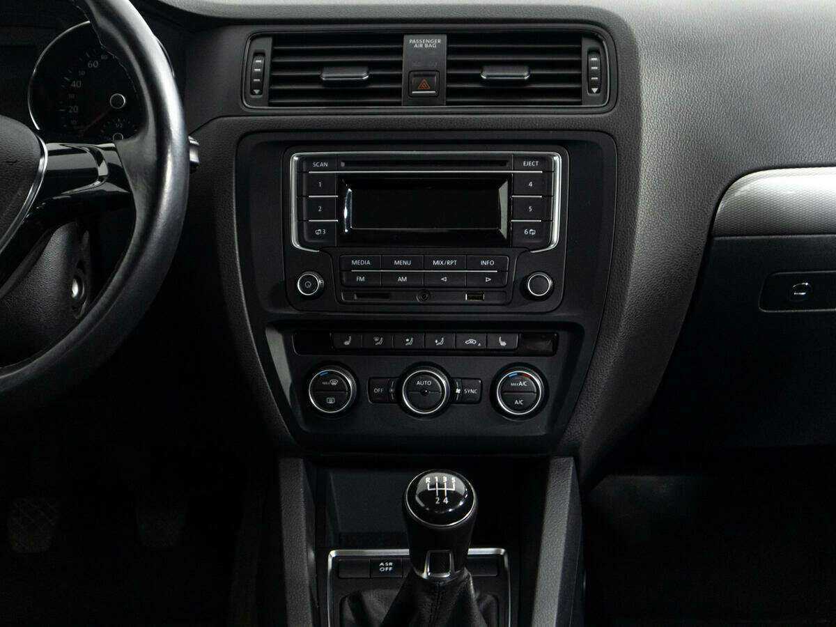 Volkswagen Jetta б/у, 2015, Механическая. Фото: #13