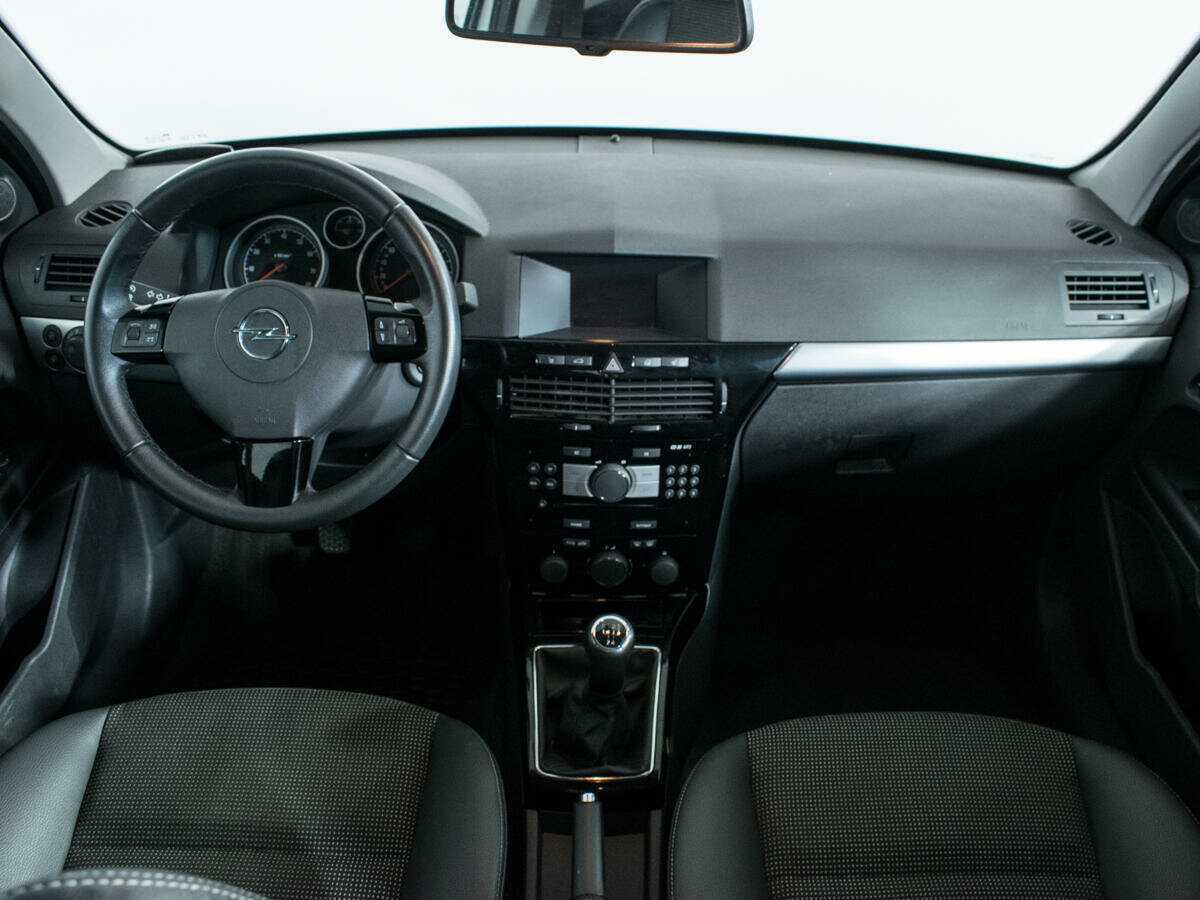 Opel Astra б/у, 2014, Механическая. Фото: #11