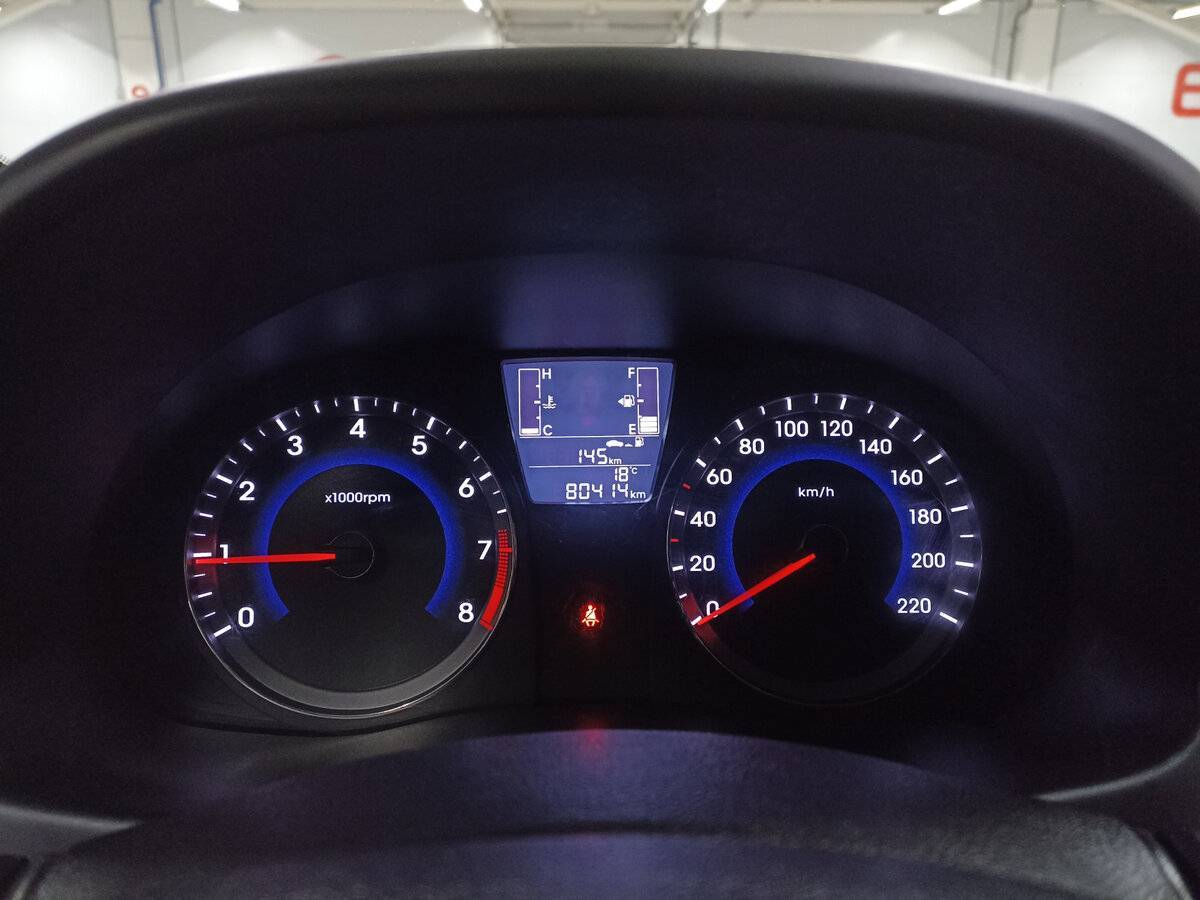 Hyundai Solaris б/у, 2016, Механическая. Фото: #12