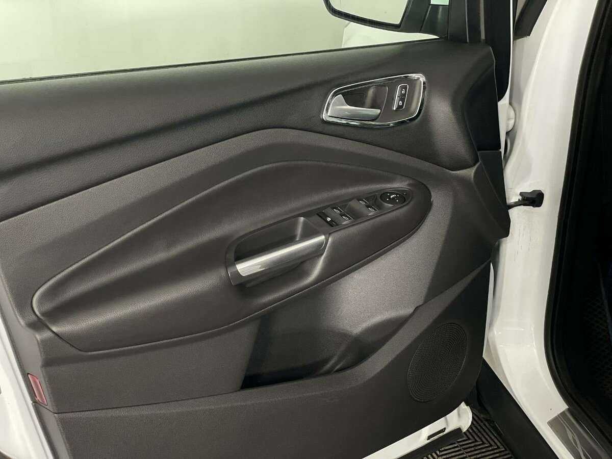 Ford Kuga б/у, 2015, Автоматическая. Фото: #6