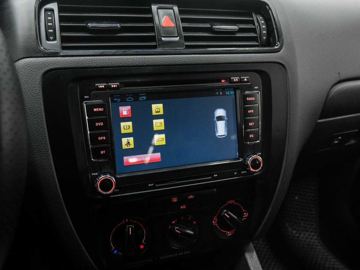 Volkswagen Jetta б/у, 2013, Автоматическая. Фото: #17