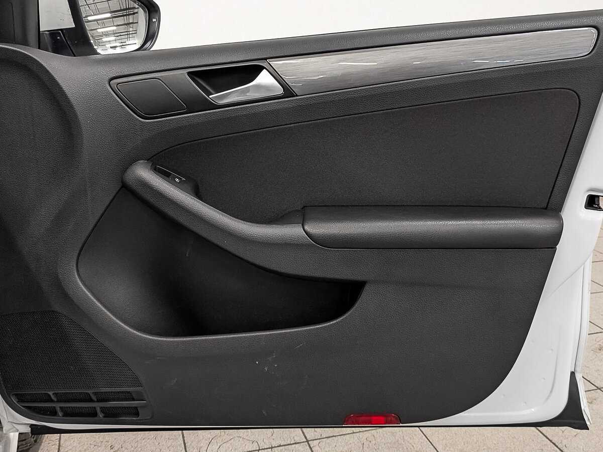 Volkswagen Jetta б/у, 2016, Автоматическая. Фото: #24