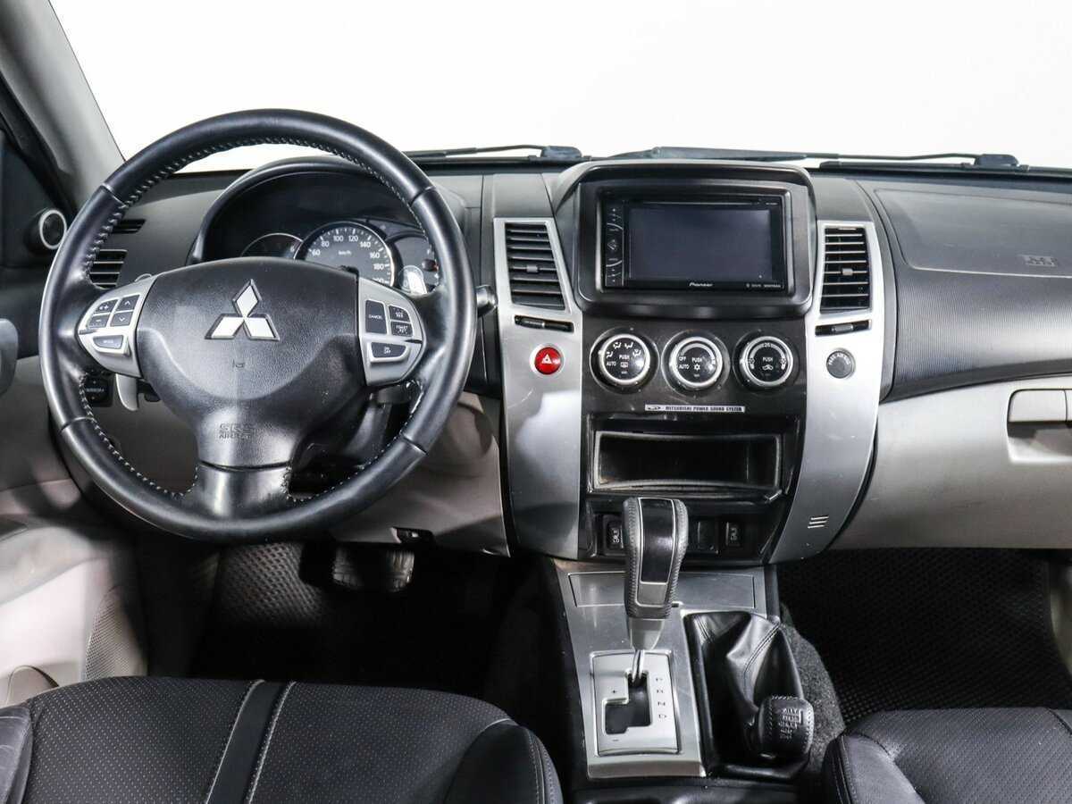 Mitsubishi Pajero Sport б/у, 2012, Автоматическая. Фото: #9