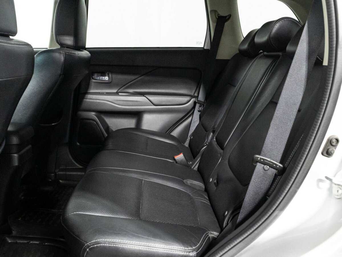 Mitsubishi Outlander б/у, 2016, Вариатор. Фото: #9