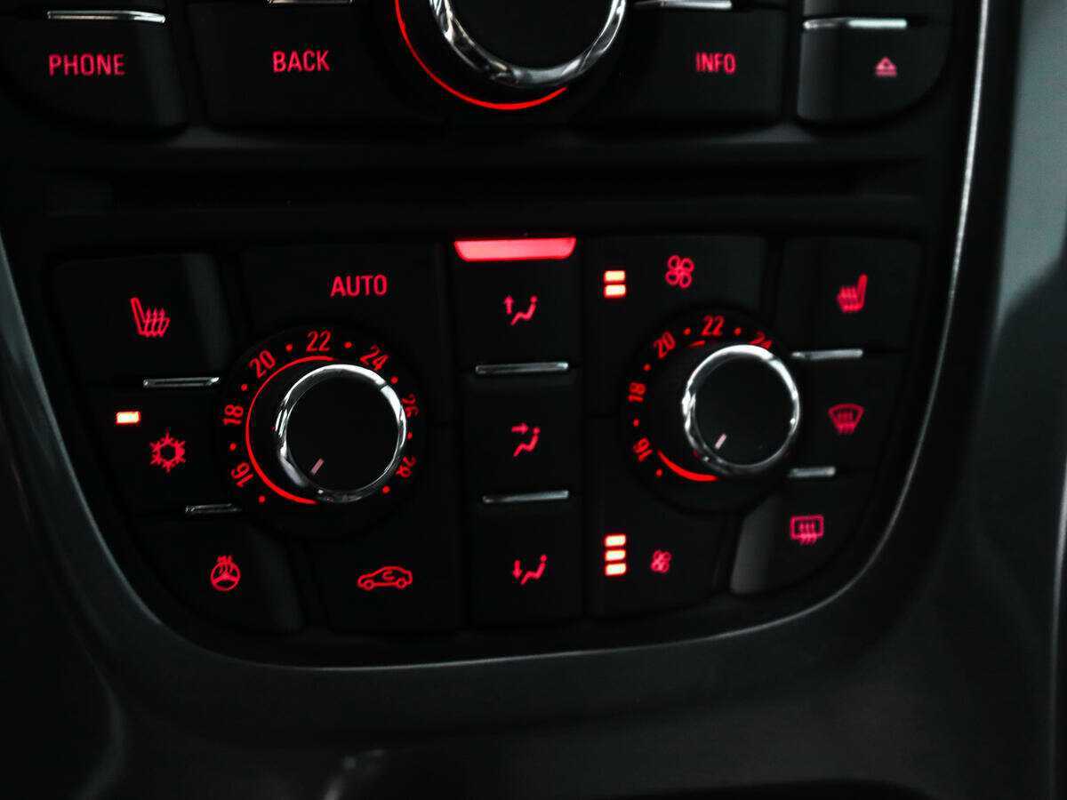 Opel Astra б/у, 2013, Автоматическая. Фото: #12