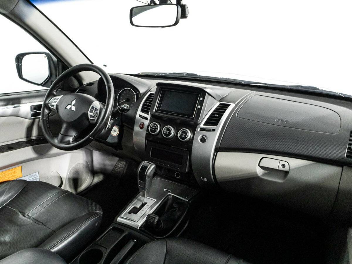 Mitsubishi Pajero Sport б/у, 2012, Автоматическая. Фото: #8