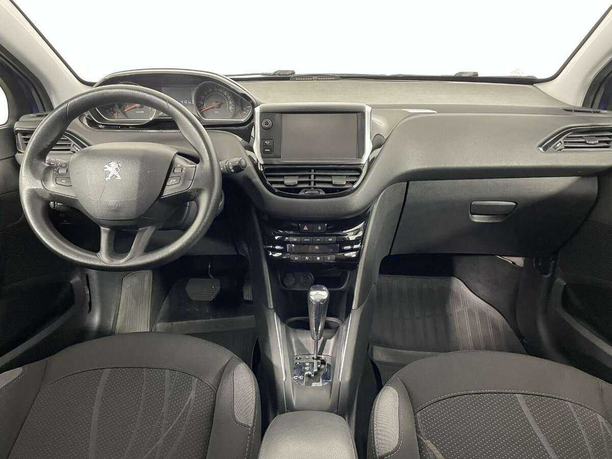 Peugeot 208 б/у, 2014, Автоматическая. Фото: #6