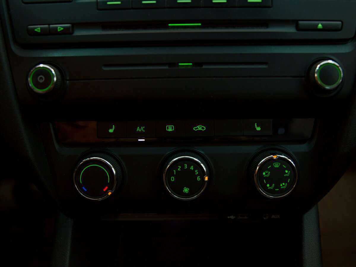 Skoda Octavia б/у, 2014, Механическая. Фото: #11