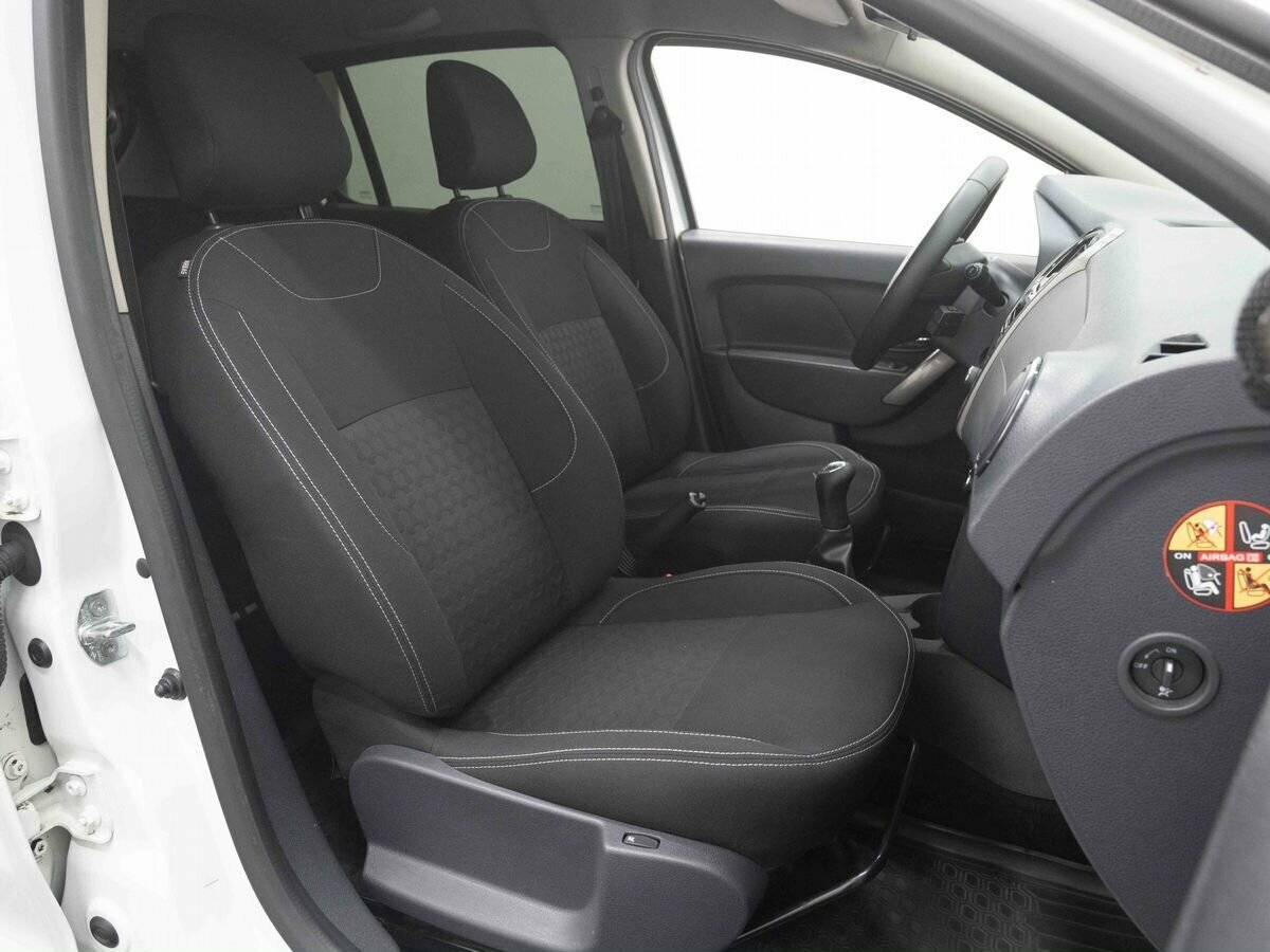 Renault Sandero б/у, 2016, Механическая. Фото: #11