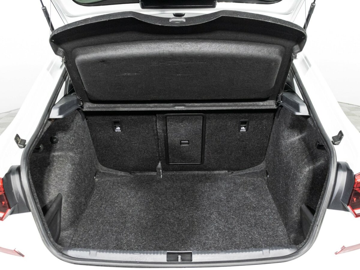 Volkswagen Polo б/у, 2020, Роботизированная. Фото: #13