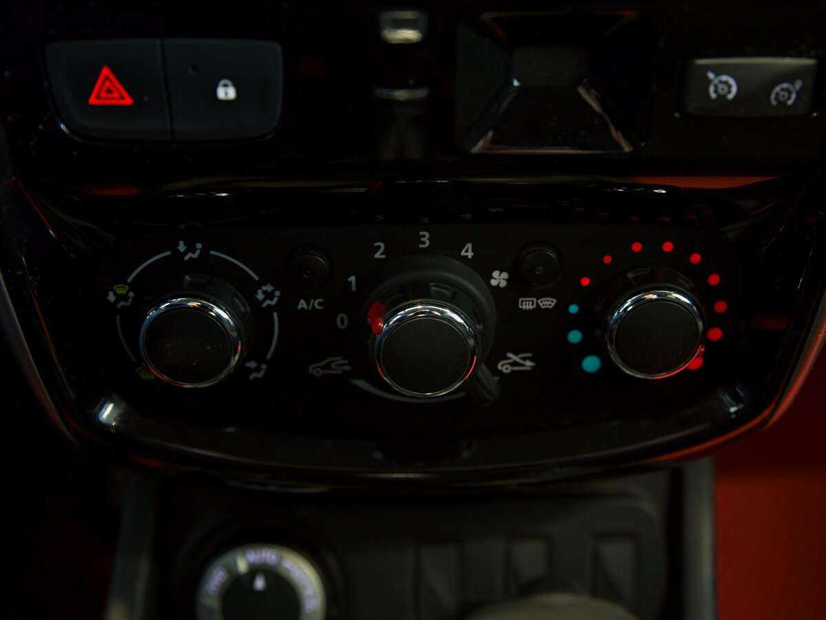 Nissan Terrano б/у, 2017, Автоматическая. Фото: #7