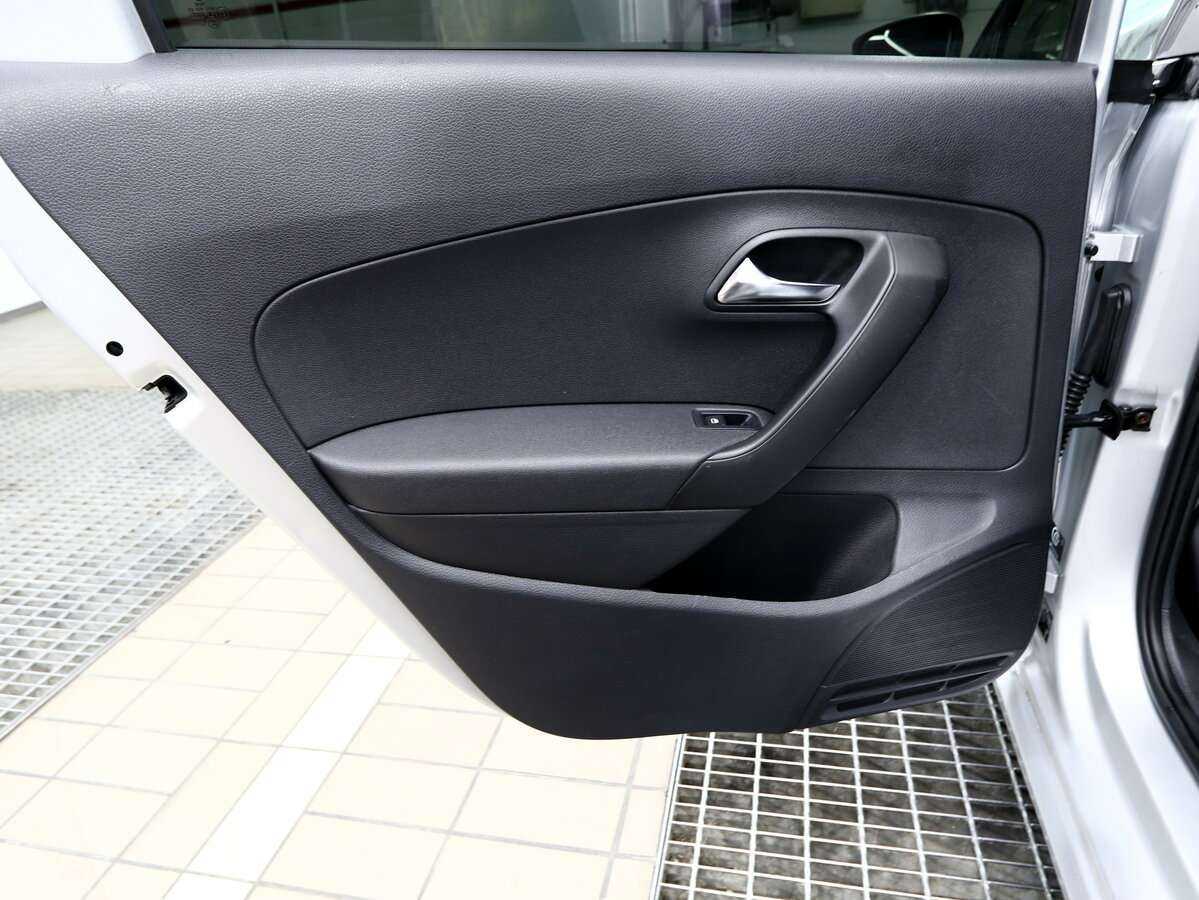 Volkswagen Polo б/у, 2012, Механическая. Фото: #9