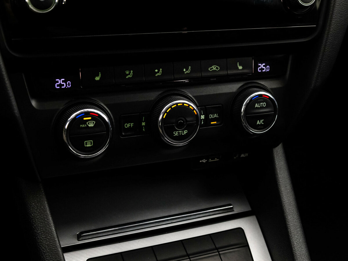 Skoda Octavia б/у, 2013, Механическая. Фото: #10