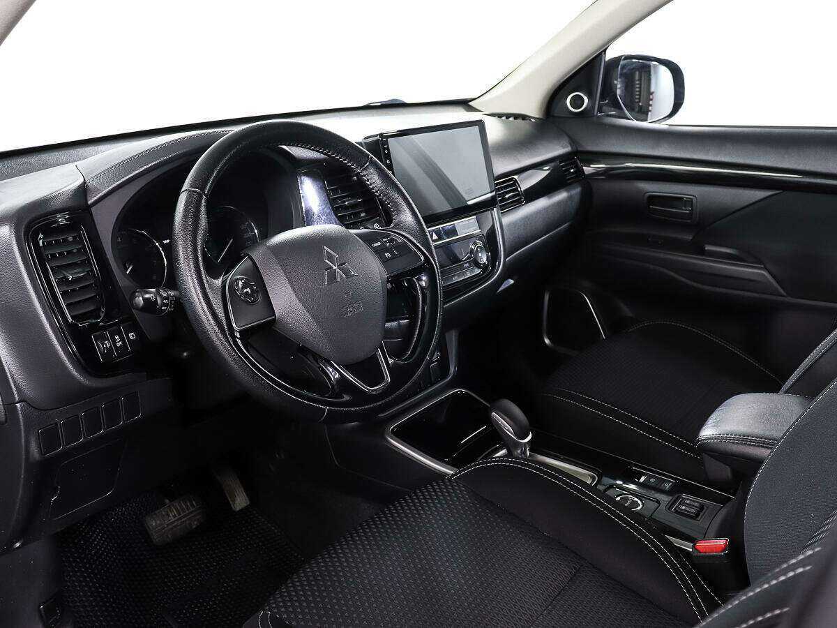 Mitsubishi Outlander б/у, 2018, Вариатор. Фото: #12