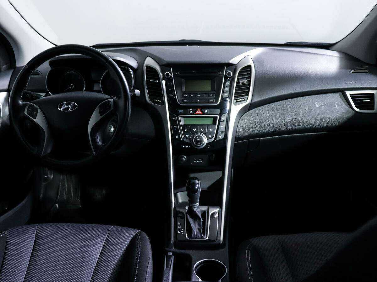 Hyundai i30 б/у, 2013, Автоматическая. Фото: #9
