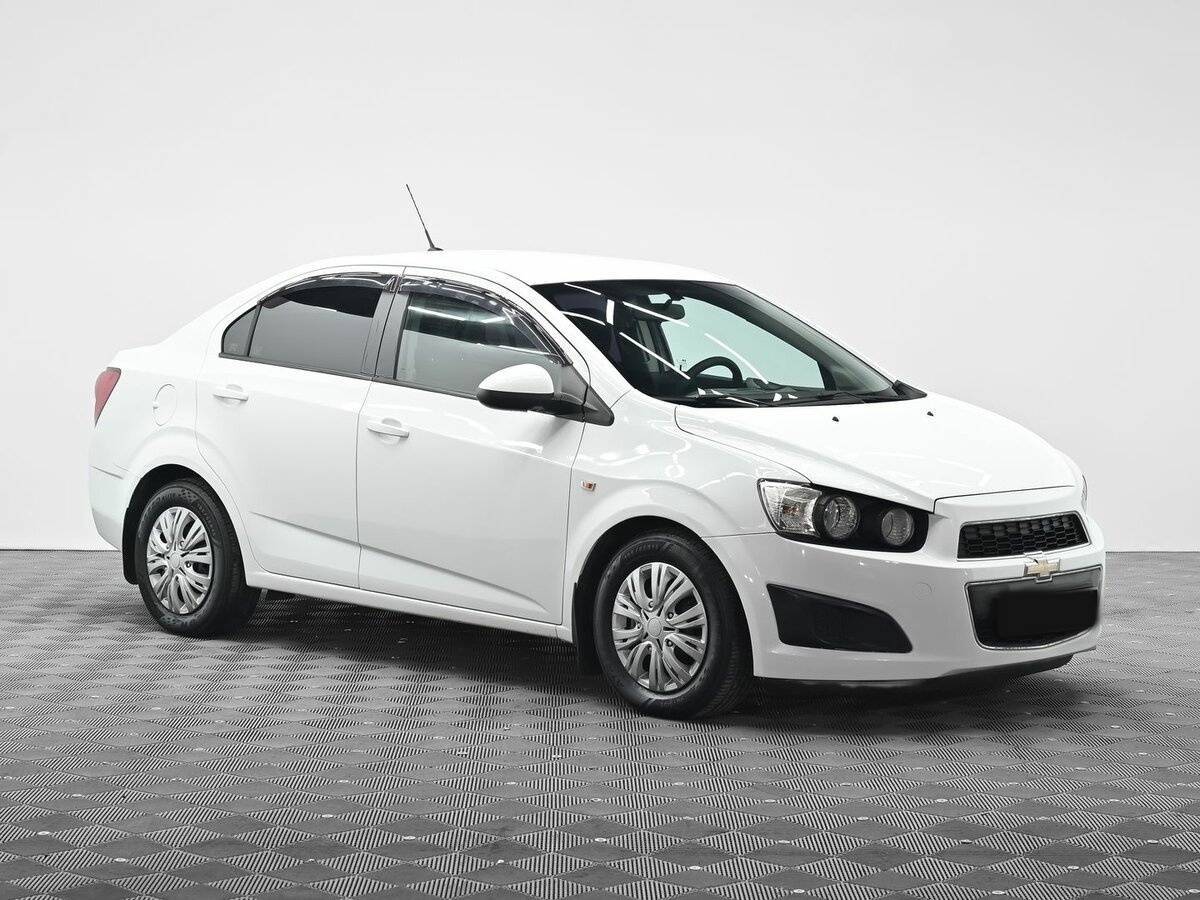 Chevrolet Aveo б/у, 2012, Механическая. Фото: #1