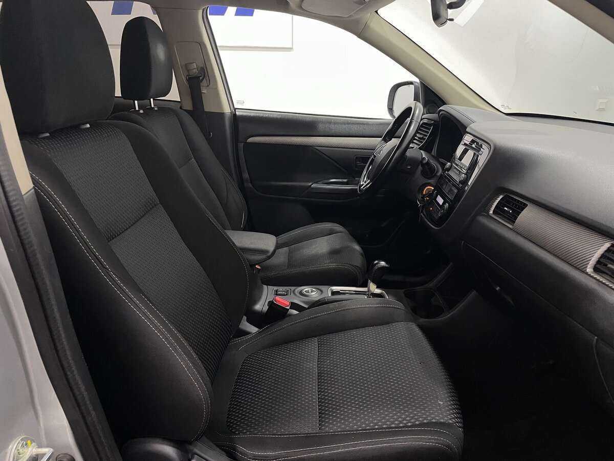 Mitsubishi Outlander б/у, 2016, Вариатор. Фото: #7