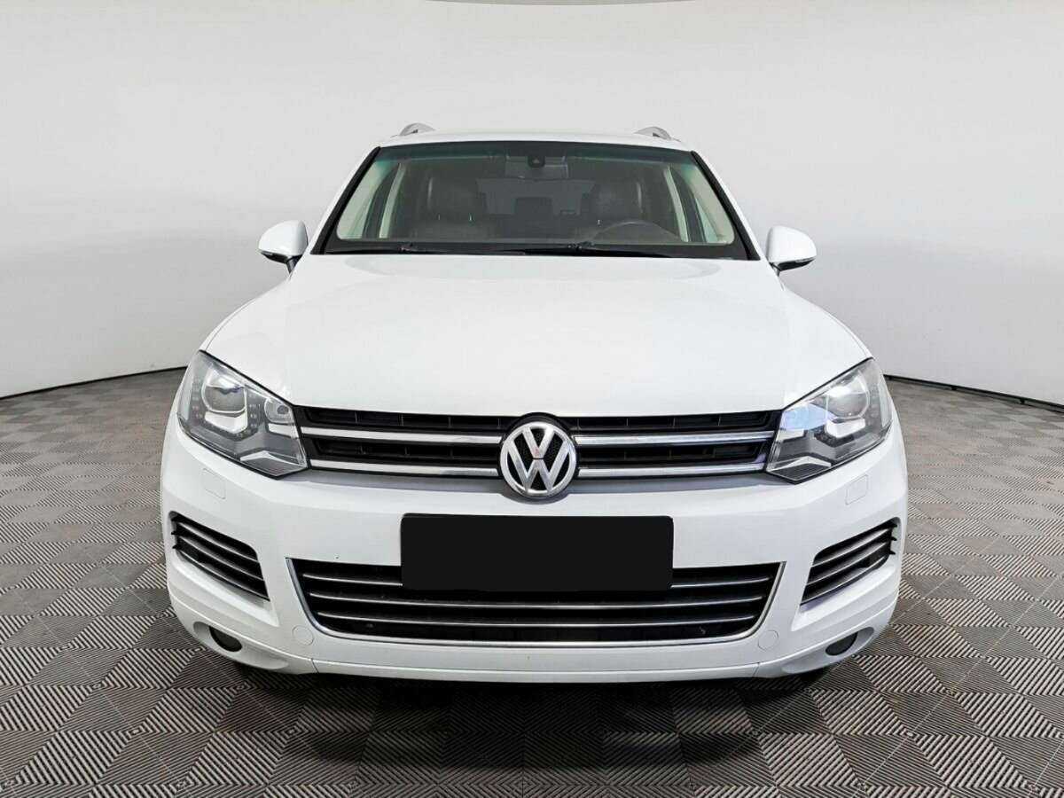 Volkswagen Touareg б/у, 2012, Автоматическая. Фото: #1